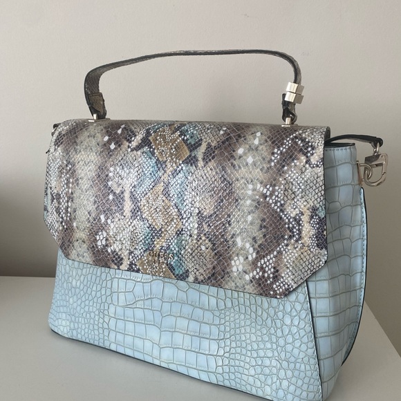 Guess Crossbody Bag - Picture 1 of 5